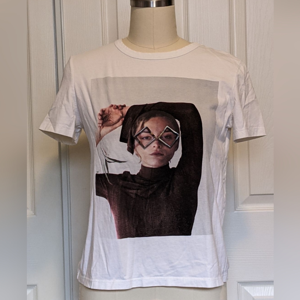 Graphic tee